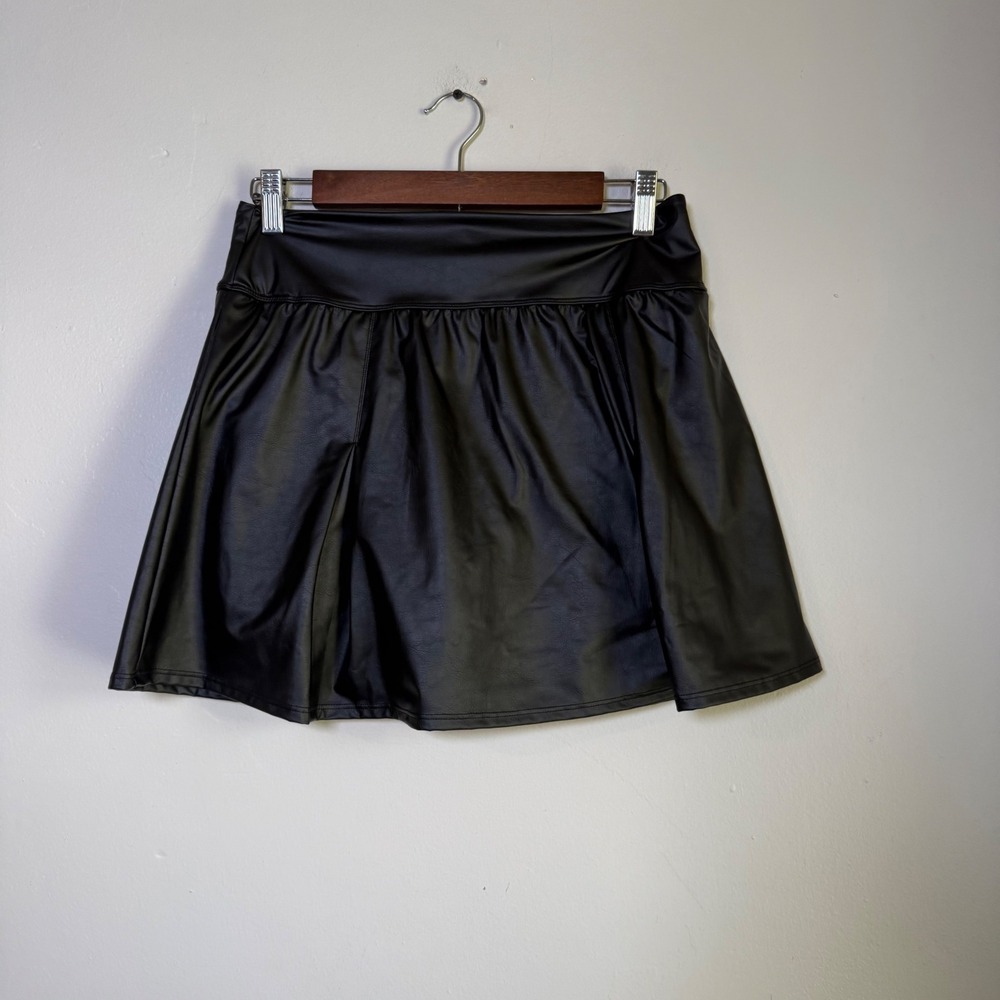 OFFLINE by Aerie Real Luxe Faux Leather Active Skort Size Medium Black